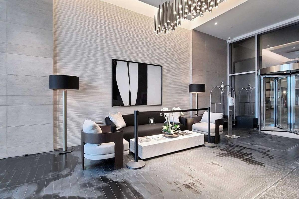 2 Bedroom Plus Den Condo Toronto Exterior photo